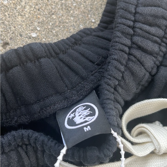 Brand New Hellstar Sweats - Picture 4 of 5